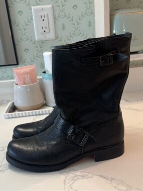 FRYE AND CO. Black Leather Buckle Mid-Calf Ankle Boots